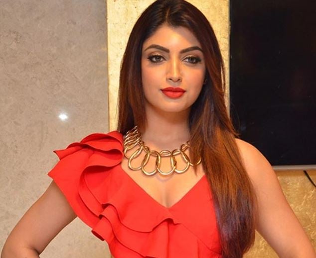 Akanksha Puri photo