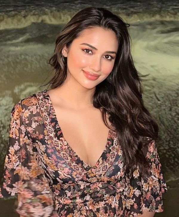 Akanksha Sharma (Actress) photo