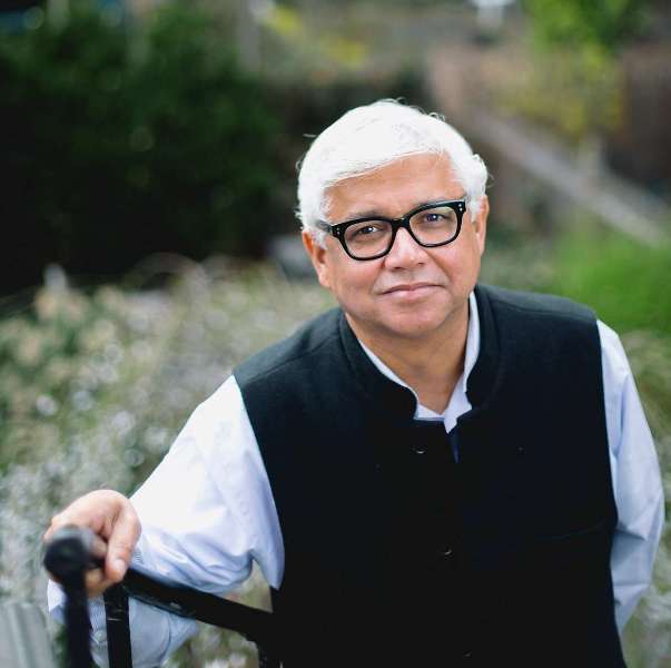 Amitav Ghosh photo