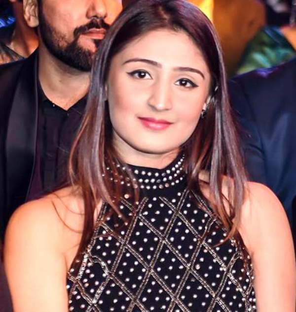 Dhvani Bhanushali photo
