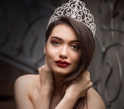 Divya Agarwal photo