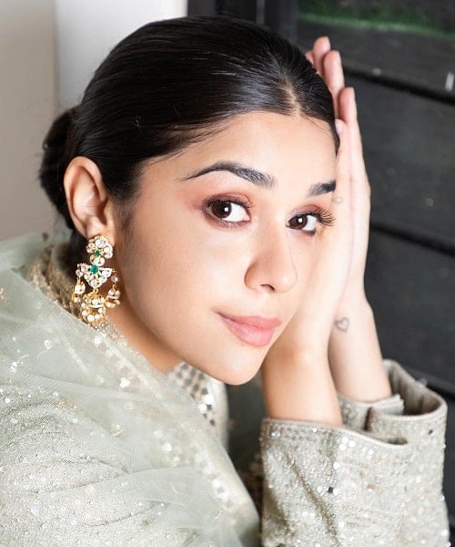 Eisha Singh photo
