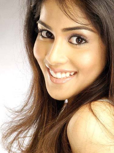 Genelia D'Souza photo