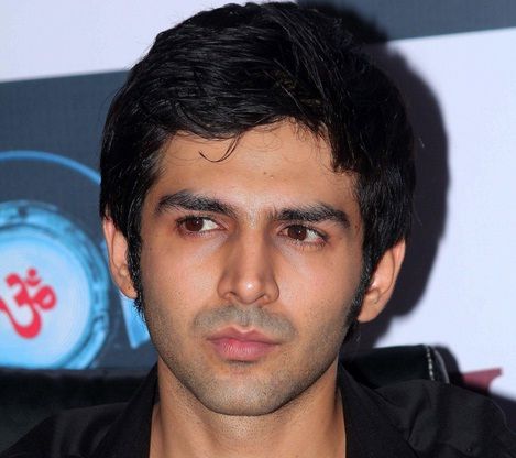 Kartik Aaryan photo