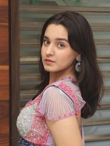 Naisha Khanna photo
