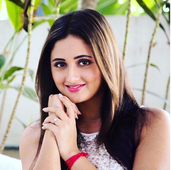 Rashami Desai photo
