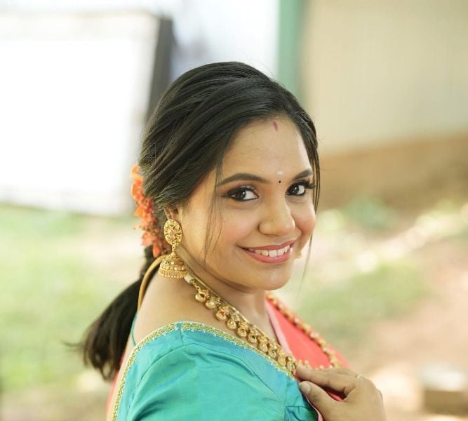 Saindhavi photo