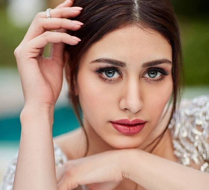 Warina Hussain photo